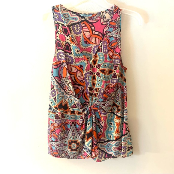 Anthropologie Tops - Leifnotes Anthropologie Geometric 100% Silk Twist Knot Front Tank Top